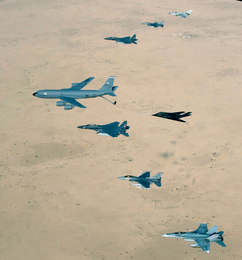 Illustration for article titled El sistema de repostaje del bombardero B-2 desaparece casi mágicamente